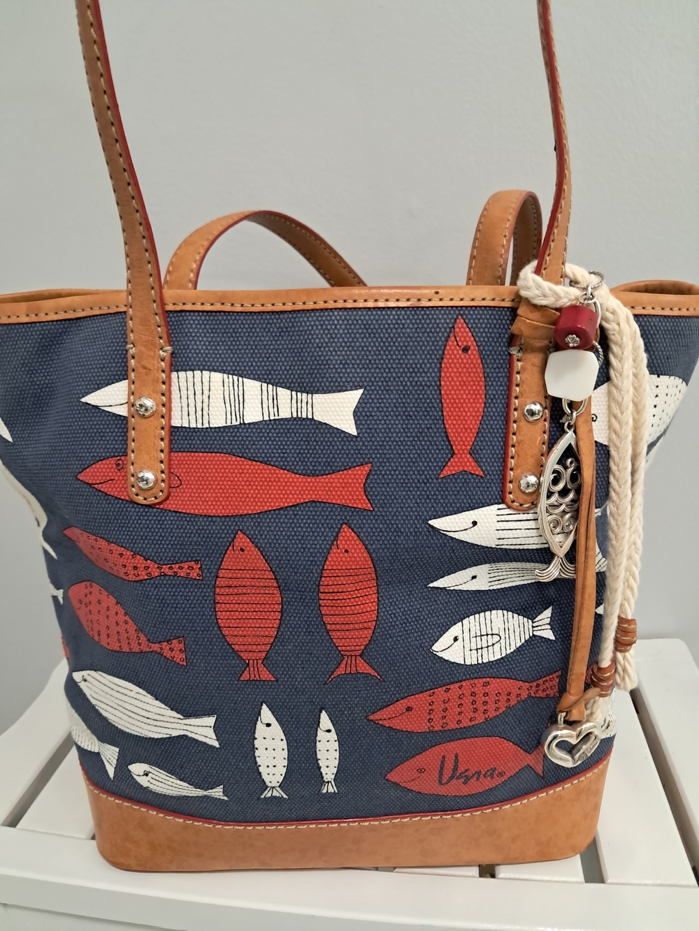 Rare Classic Brighton Vera Neumann Nautical Navy Tote w/ Red & White Fish EUC - Picture 6 of 15